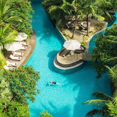 Doubletree By Hilton Jakarta - Diponegoro Kültér fotó The pool at the Shangri-La Hotel, Kuala Lumpur