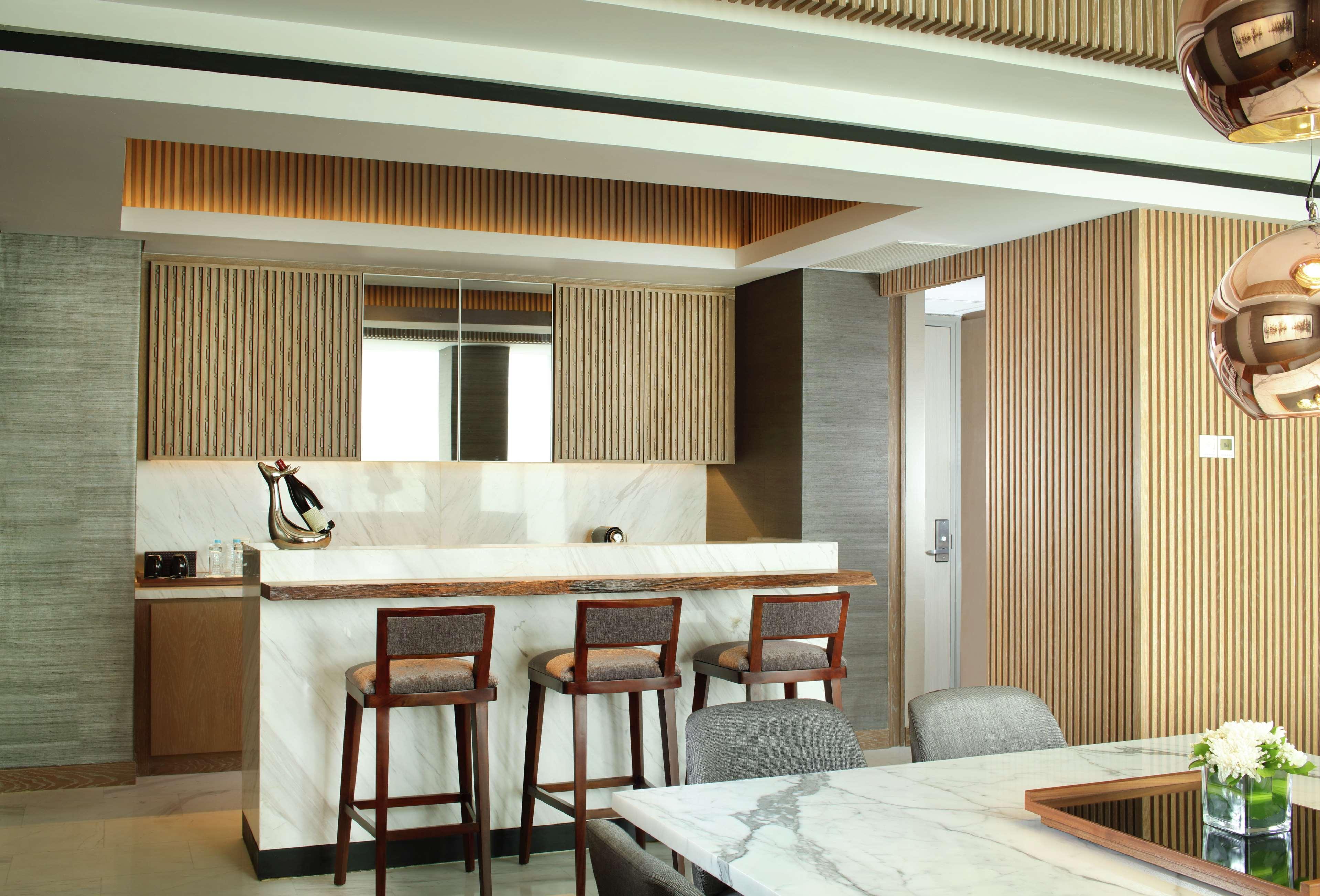 Doubletree By Hilton Jakarta - Diponegoro Kültér fotó The kitchen