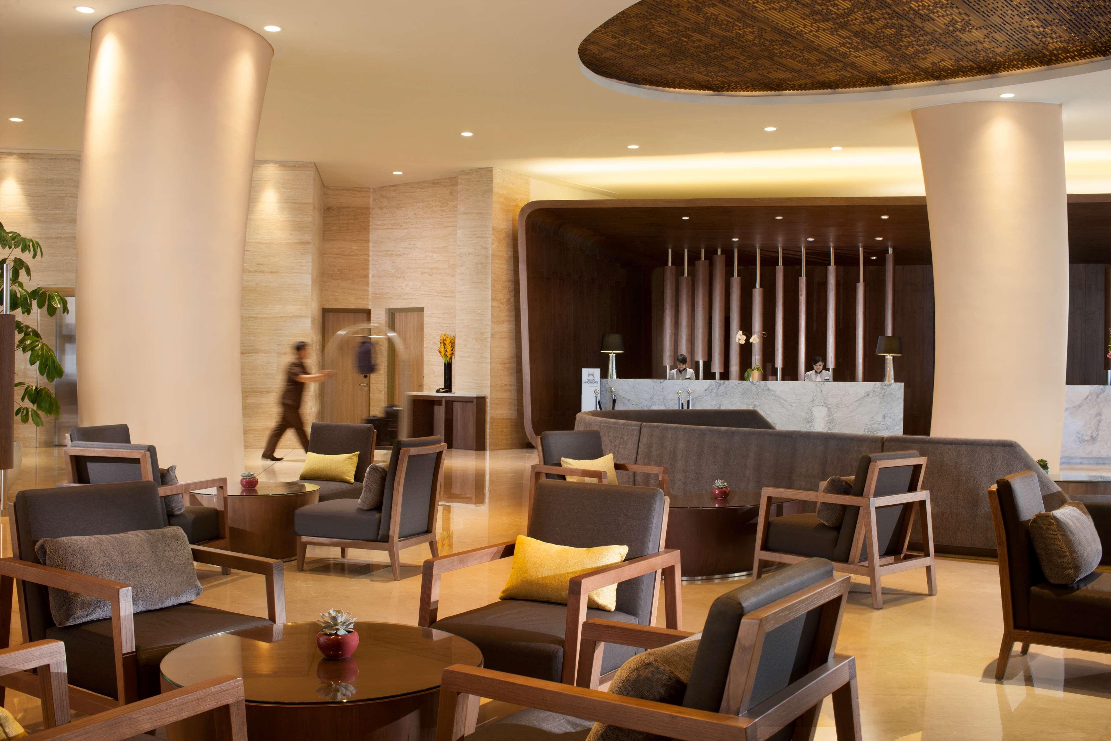 Doubletree By Hilton Jakarta - Diponegoro Kültér fotó The lobby