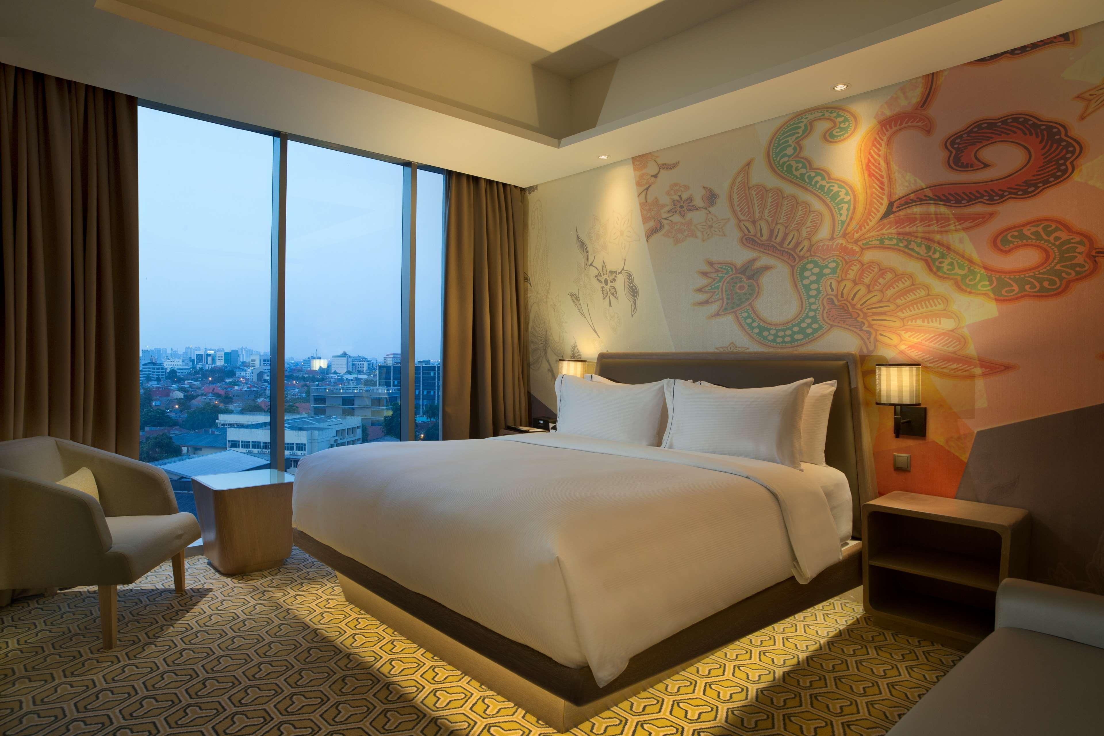 Doubletree By Hilton Jakarta - Diponegoro Kültér fotó Deluxe Room