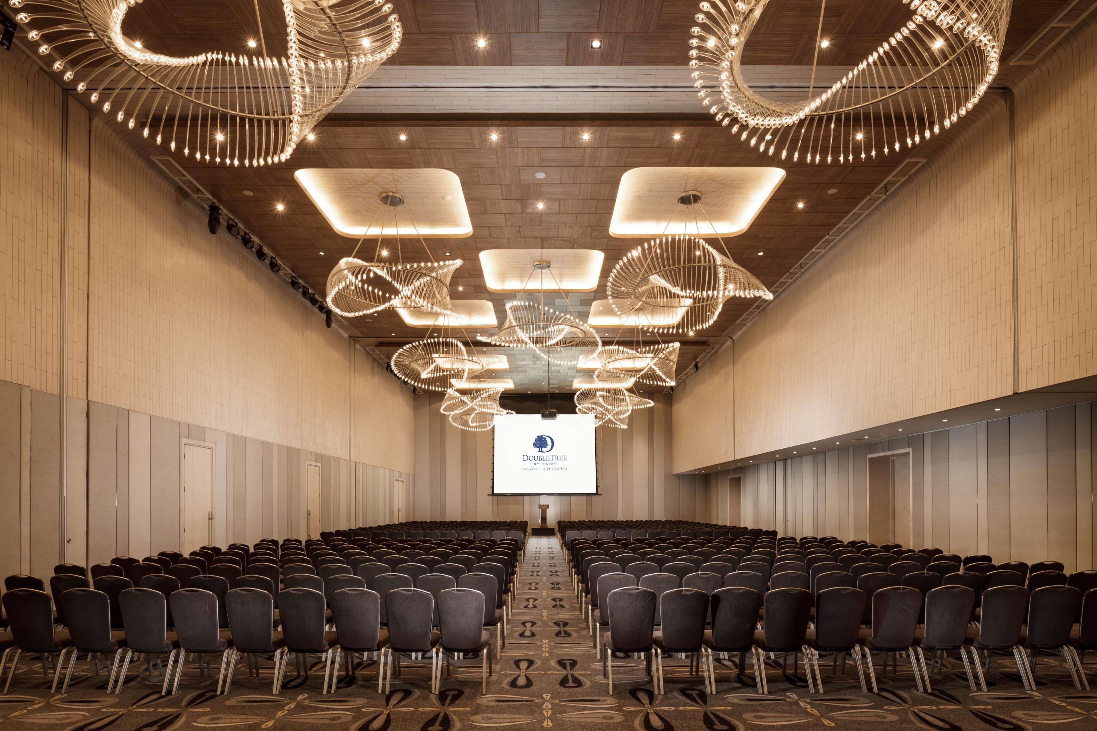 Doubletree By Hilton Jakarta - Diponegoro Kültér fotó The Grand Ballroom