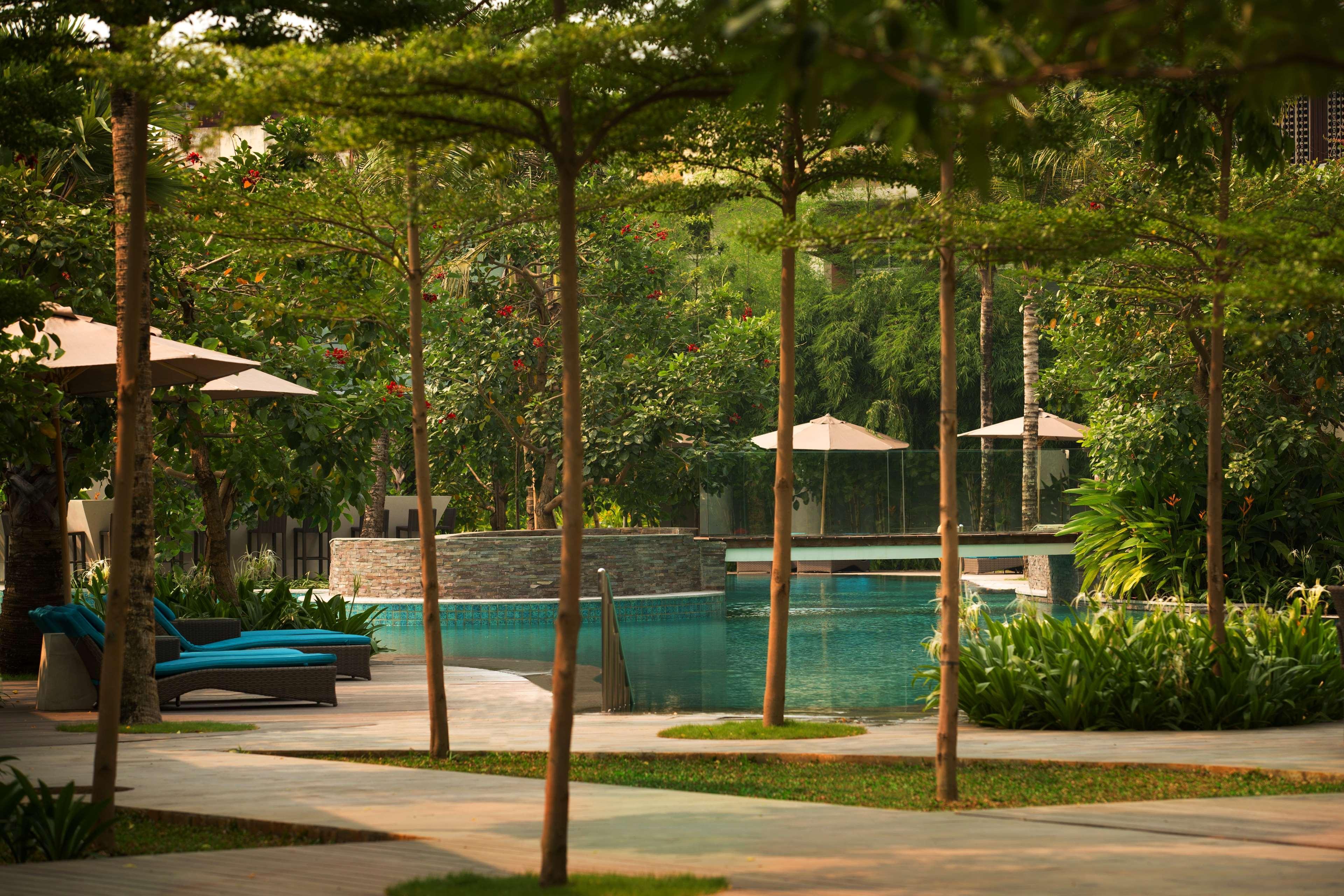 Doubletree By Hilton Jakarta - Diponegoro Kültér fotó The Forest Villas