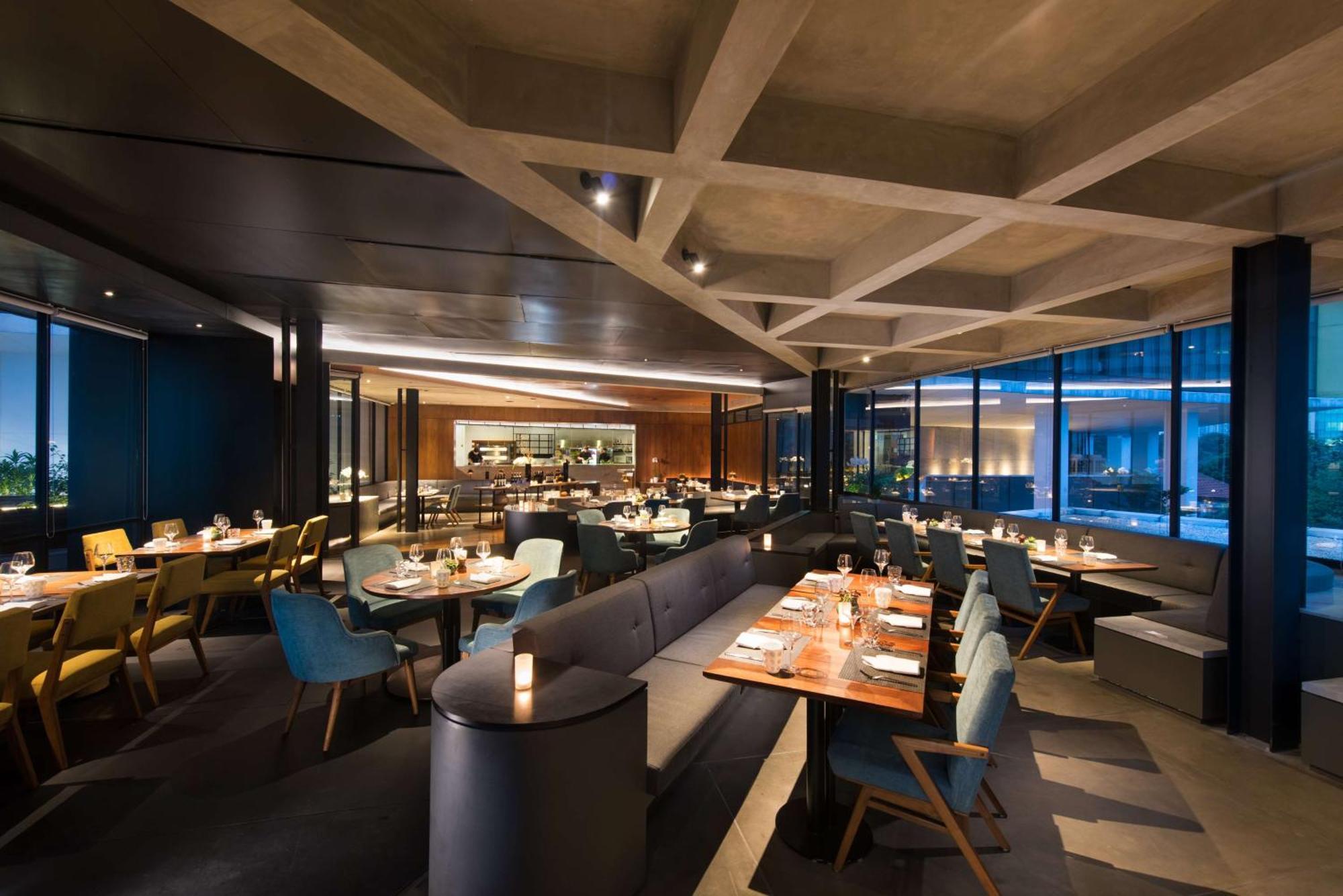 Doubletree By Hilton Jakarta - Diponegoro Kültér fotó Interior of the restaurant